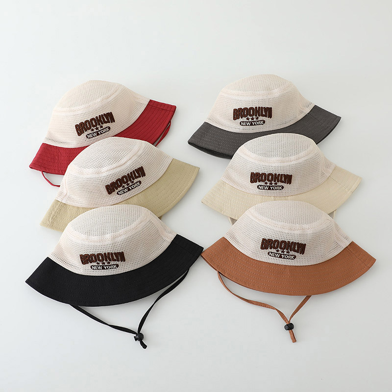 Met letters geborduurde babyzo - Fishing Hat recensie en prijs